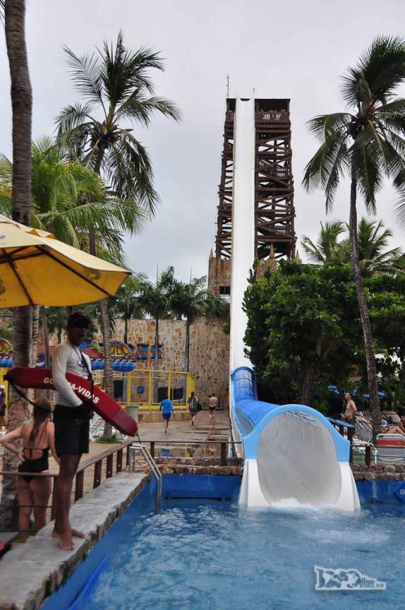 O temido Insano, o mais alto escorregador do Beach Park, em Fortaleza, capital do Ceará